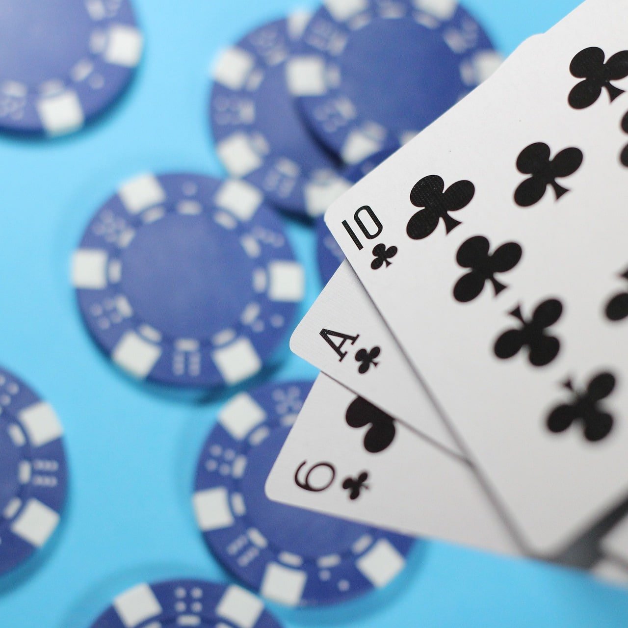 ph 28 player enjoying live casino and sports betting on mobile device